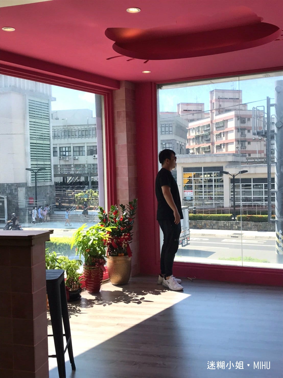 貴婦級的眼鏡行!新莊「鏡善鏡美」配眼鏡送剪頭髮與下午茶,還有 貴婦級的眼鏡行!新莊「鏡善鏡美」配眼鏡送剪頭髮與下午茶,還有