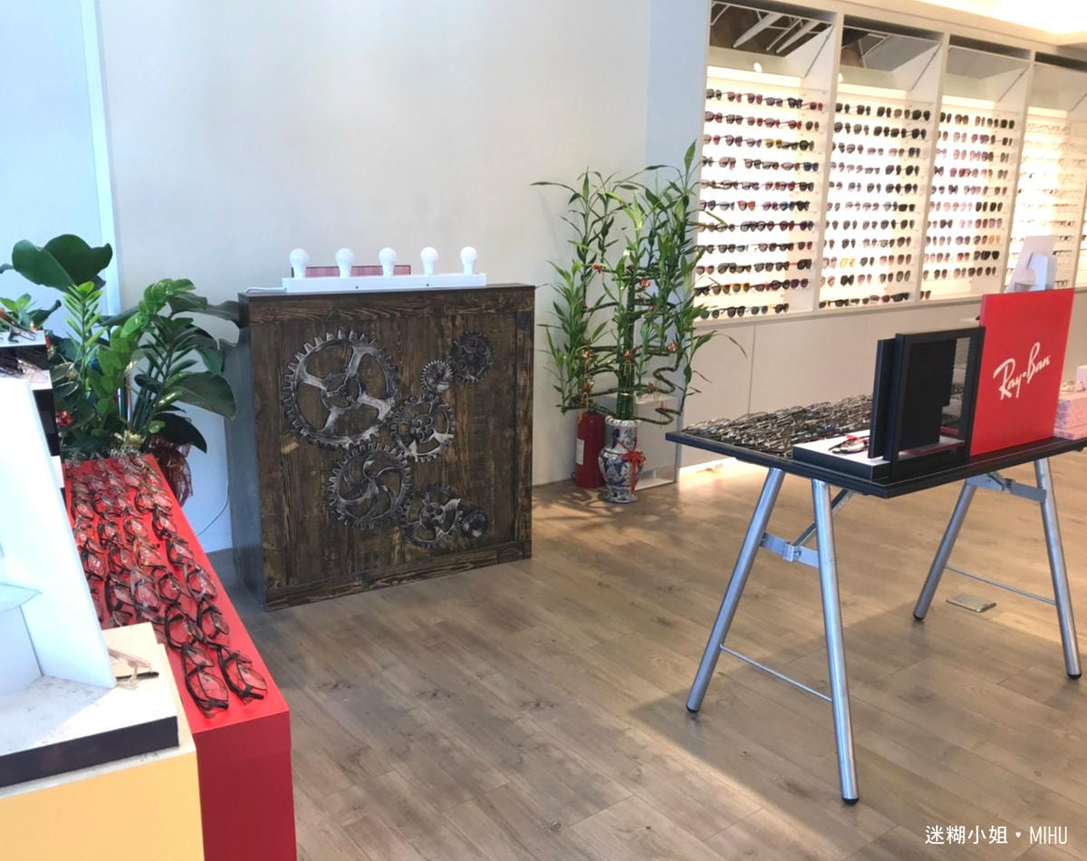 貴婦級的眼鏡行!新莊「鏡善鏡美」配眼鏡送剪頭髮與下午茶,還有 貴婦級的眼鏡行!新莊「鏡善鏡美」配眼鏡送剪頭髮與下午茶,還有