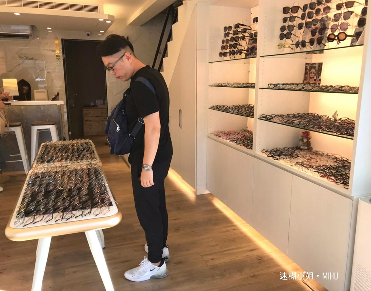 貴婦級的眼鏡行!新莊「鏡善鏡美」配眼鏡送剪頭髮與下午茶,還有 貴婦級的眼鏡行!新莊「鏡善鏡美」配眼鏡送剪頭髮與下午茶,還有