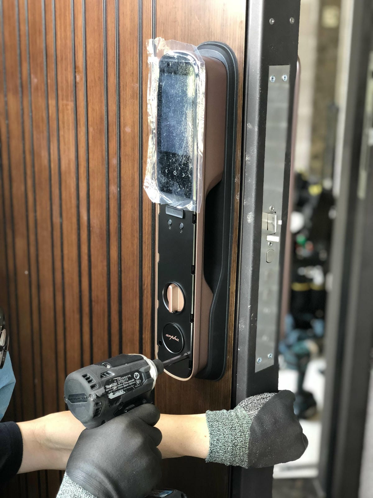 人臉辨識智慧電子鎖!遠端開門、貓眼監控、解放雙手,從此不用帶 人臉辨識智慧電子鎖!遠端開門、貓眼監控、解放雙手,從此不用帶