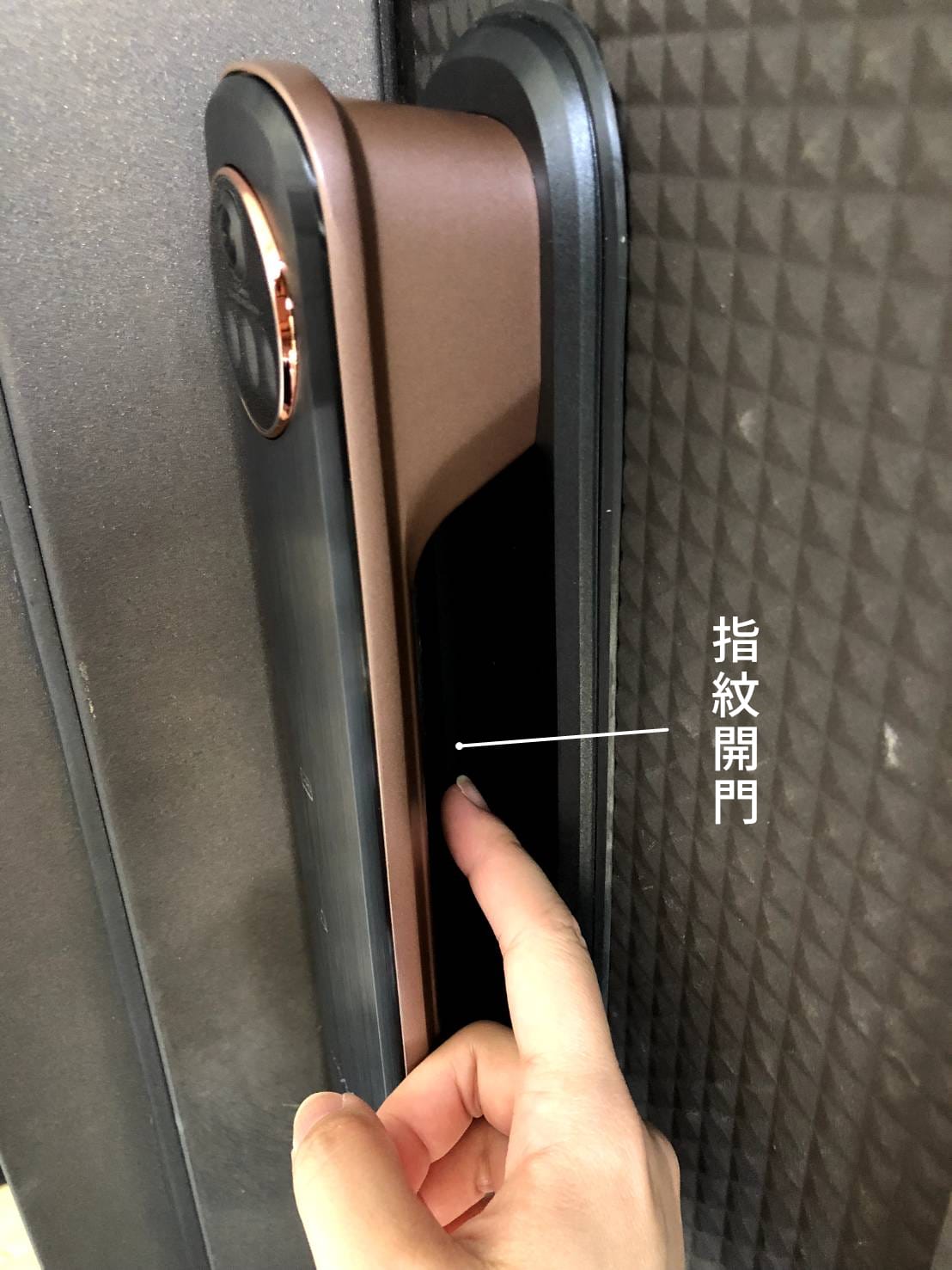 人臉辨識智慧電子鎖!遠端開門、貓眼監控、解放雙手,從此不用帶 人臉辨識智慧電子鎖!遠端開門、貓眼監控、解放雙手,從此不用帶