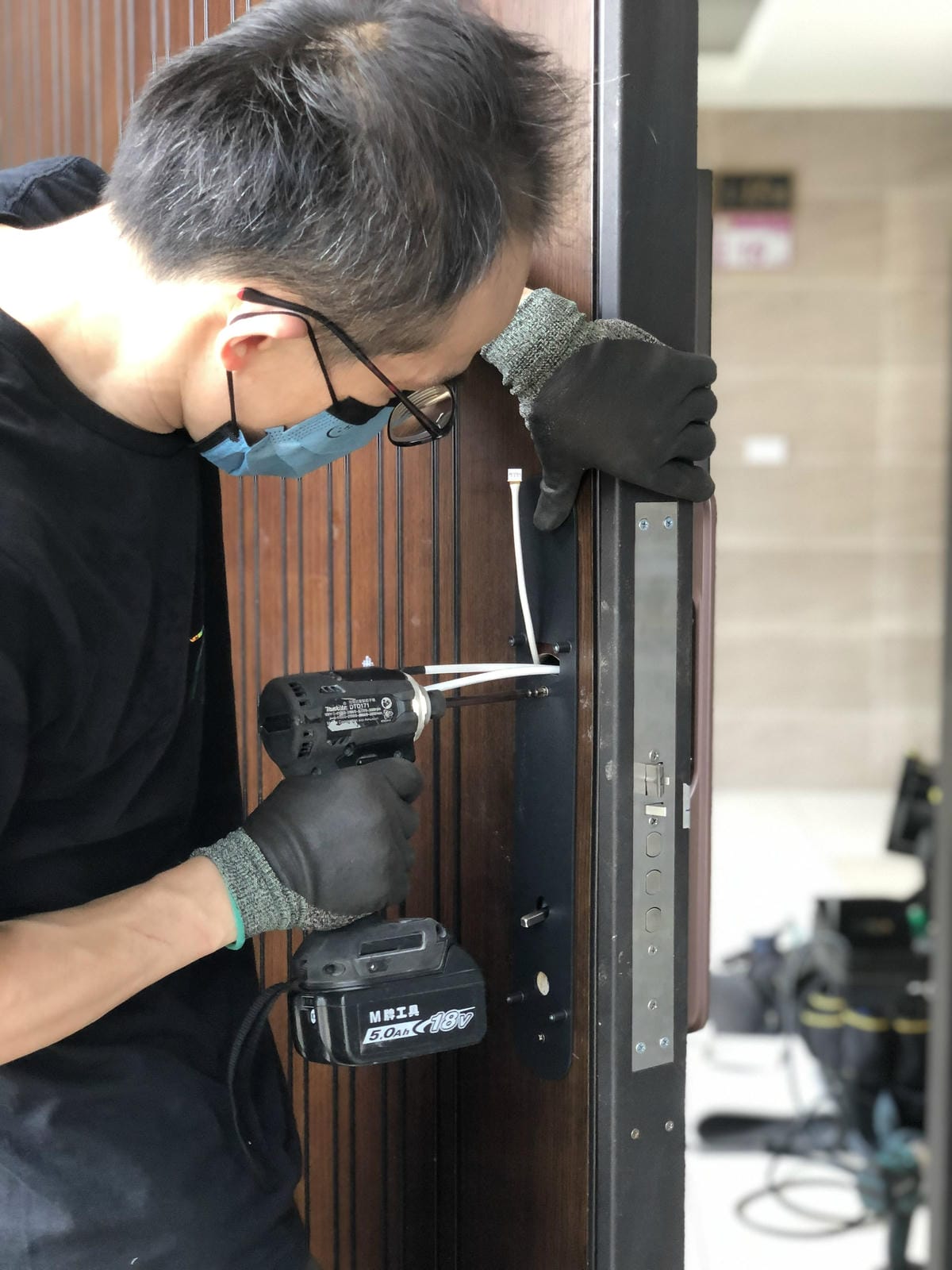 人臉辨識智慧電子鎖!遠端開門、貓眼監控、解放雙手,從此不用帶 人臉辨識智慧電子鎖!遠端開門、貓眼監控、解放雙手,從此不用帶