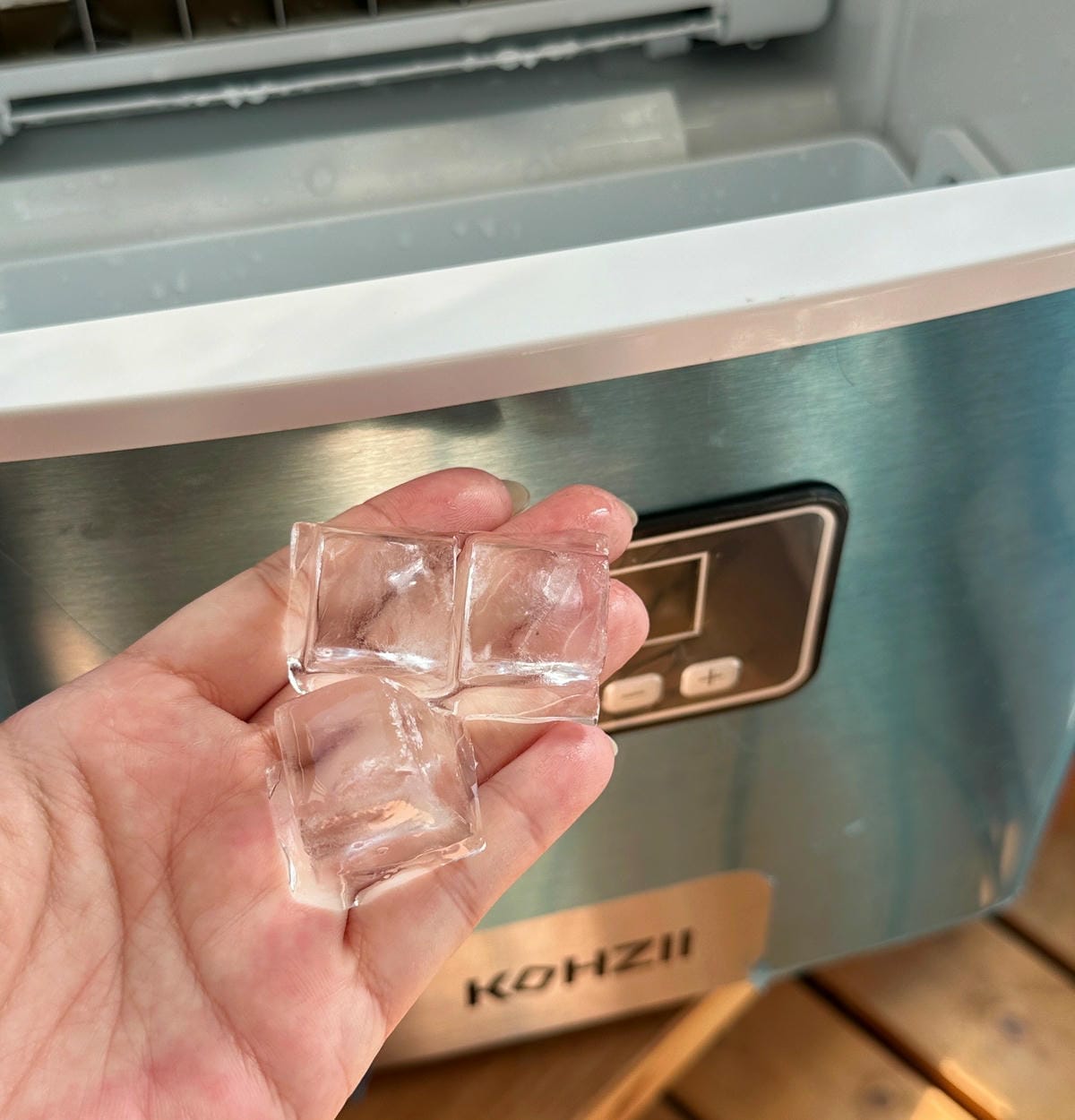 康馳製冰機評價:露營必備!15分鐘快速製冰【KOHZII 康 康馳製冰機評價:露營必備!15分鐘快速製冰【KOHZII 康