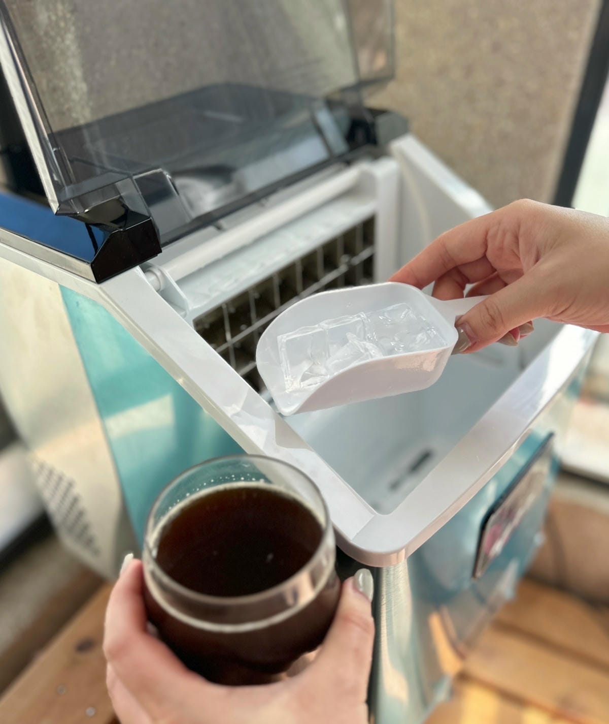 康馳製冰機評價:露營必備!15分鐘快速製冰【KOHZII 康 康馳製冰機評價:露營必備!15分鐘快速製冰【KOHZII 康