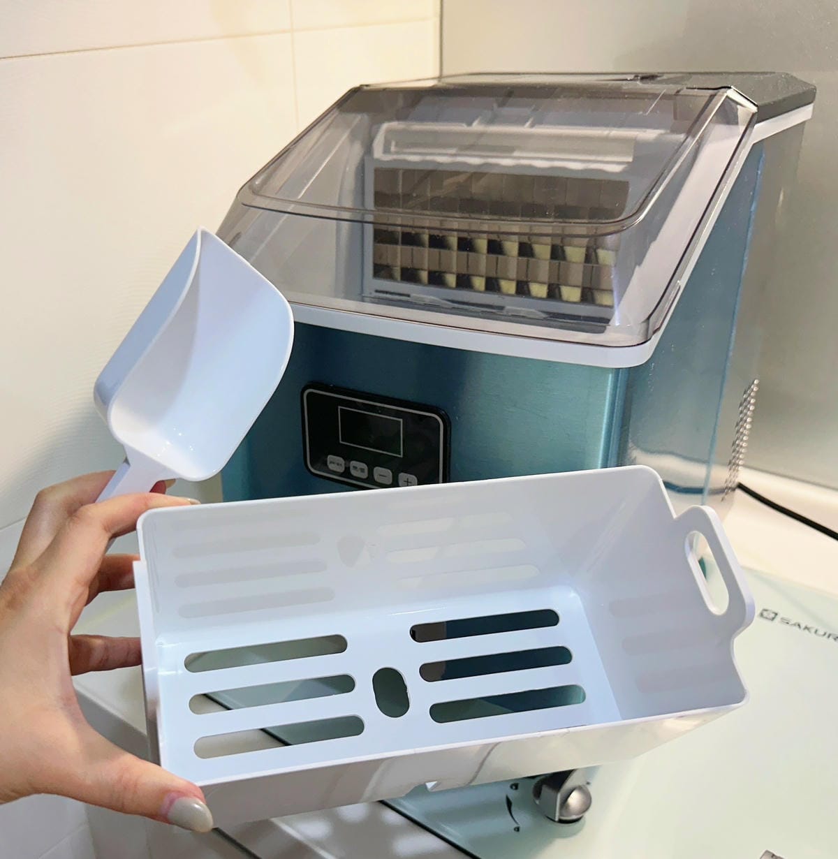 康馳製冰機評價:露營必備!15分鐘快速製冰【KOHZII 康 康馳製冰機評價:露營必備!15分鐘快速製冰【KOHZII 康