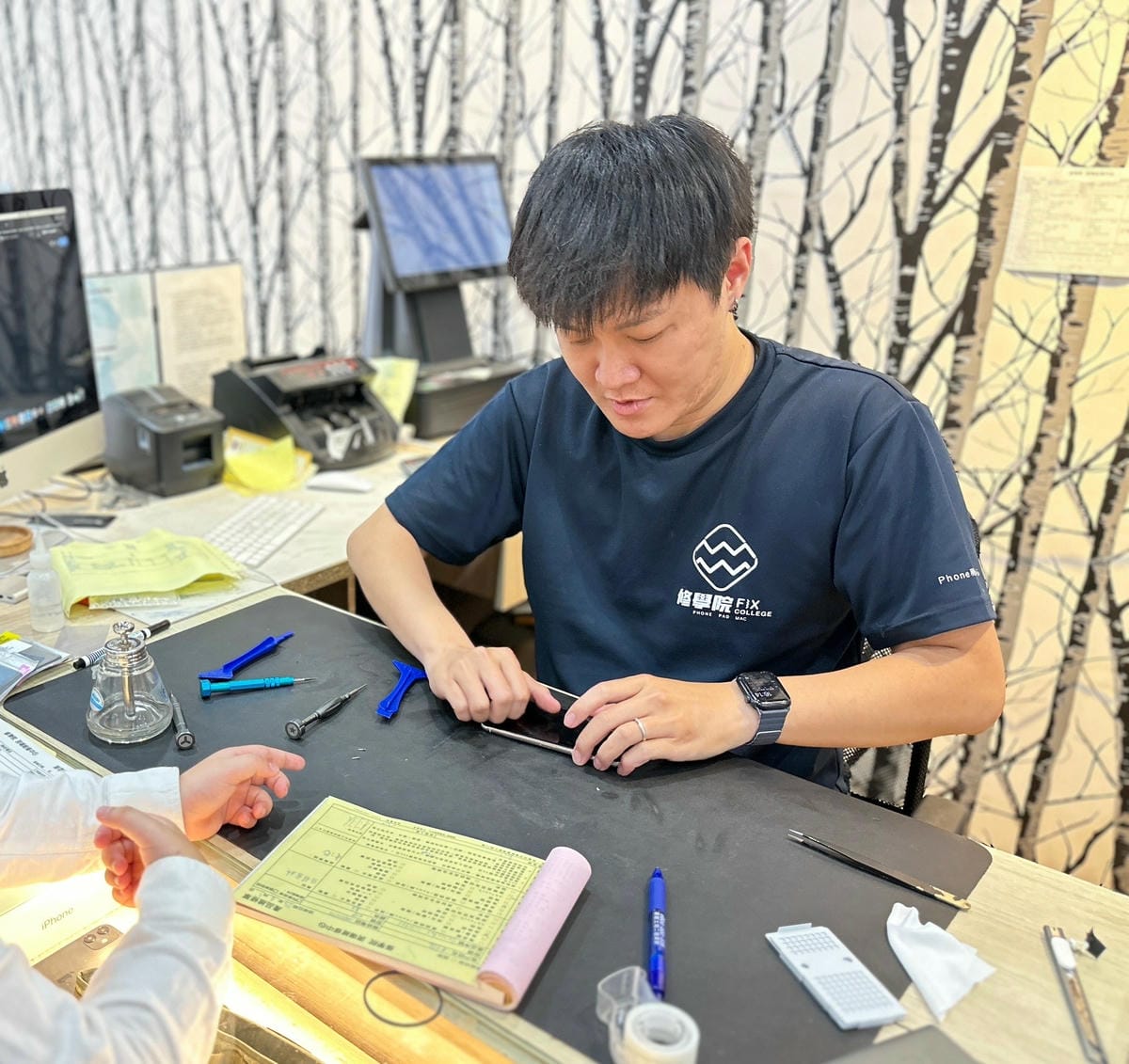 (附價位表)2024中壢換iPhone電池推薦【修學院】Go