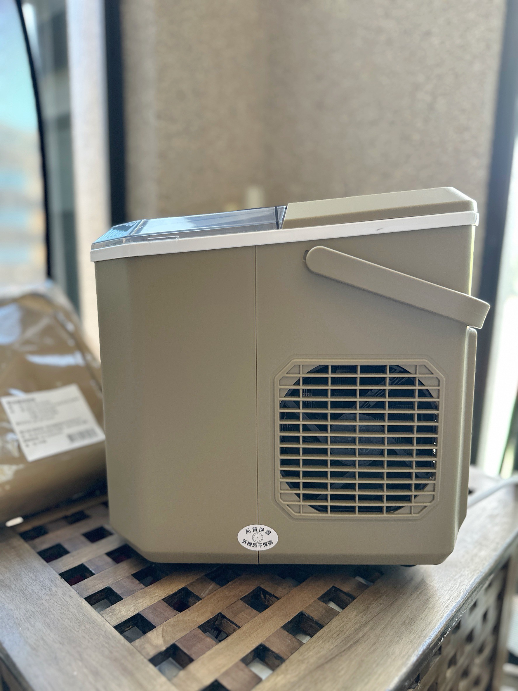 SANSUI山水 微電腦全自動製冰機開箱：8分鐘快速製冰/6.2公斤超輕量/收納袋著走